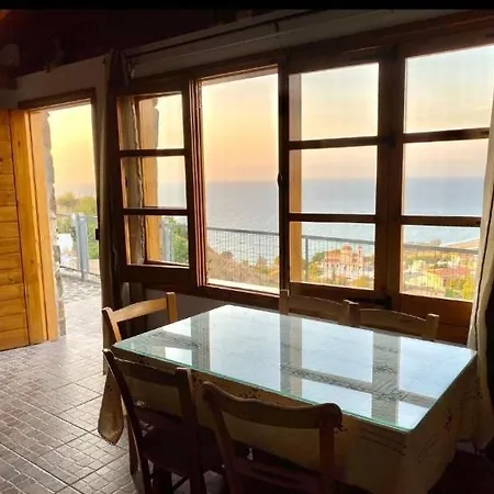 Semesterbostad Aretis Sea View House Pachyammos