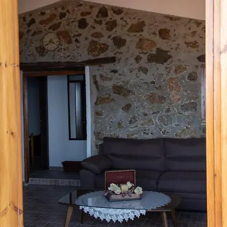 Semesterbostad Aretis Sea View House